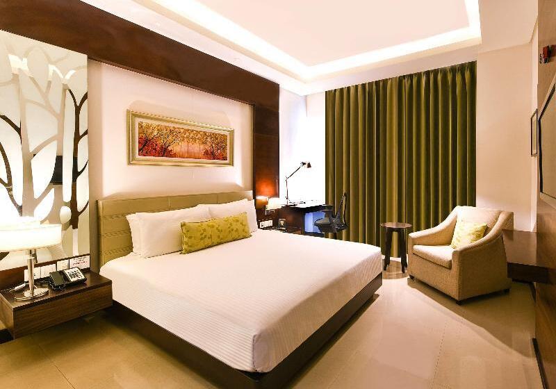 اتاق استاندارد با تخت بزرگ برای معلولان, Doubletree By Hilton Gurugram Baani Square