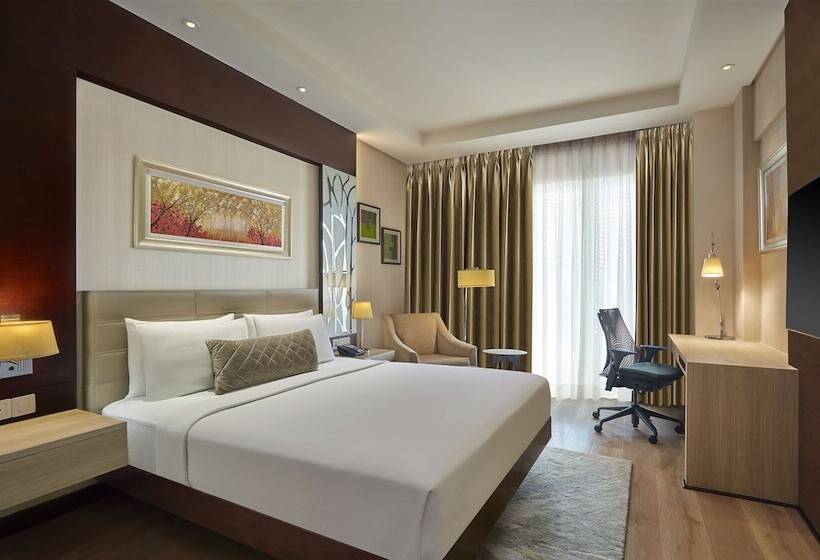 اتاق لوکس, Doubletree By Hilton Gurugram Baani Square