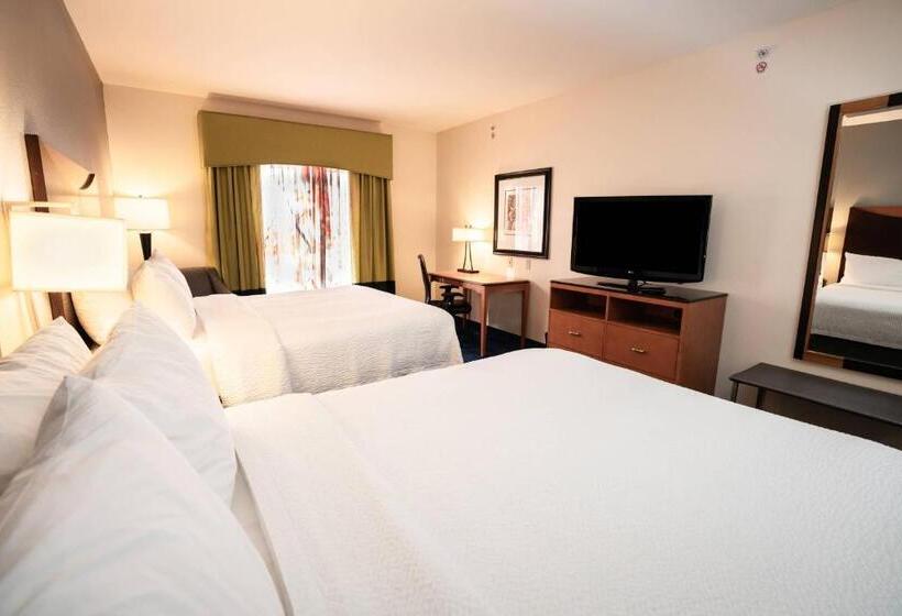 Номер Стандарт Адаптированный для Инвалидов, Fairfield Inn & Suites By Marriott Kearney