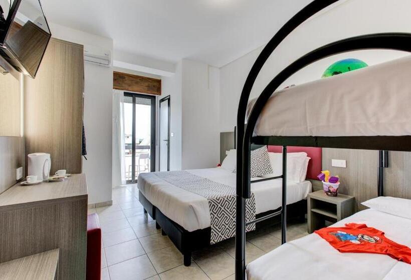 Четырехместный Номер Стандарт с Балконом, Grazia Riccione