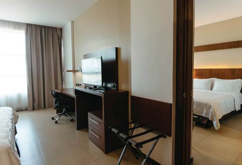 غرفه قياسيه سريرين مزدوجين, Holiday Inn Guayaquil Airport, An Ihg