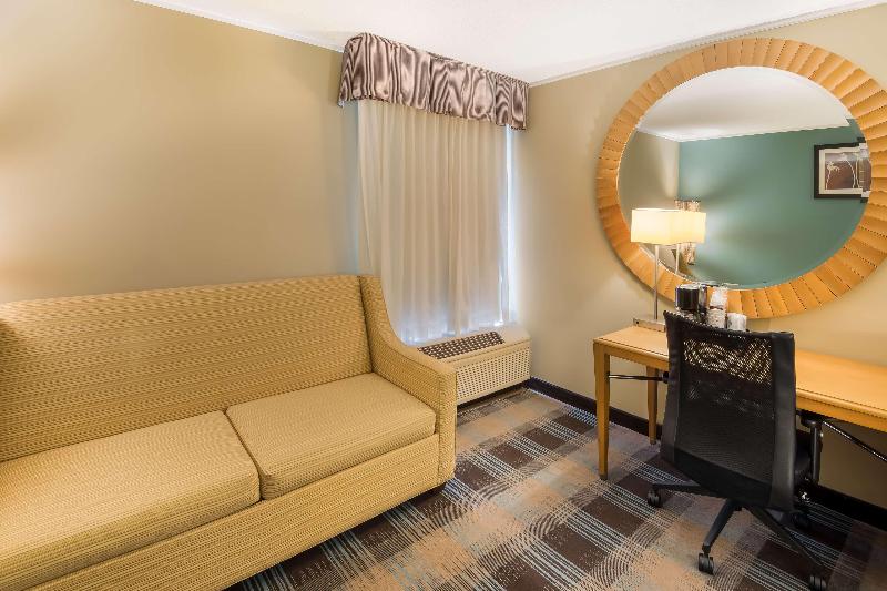 身障者適用スタンダードルーム, Super 8 By Wyndham Beaumont I 10 College St