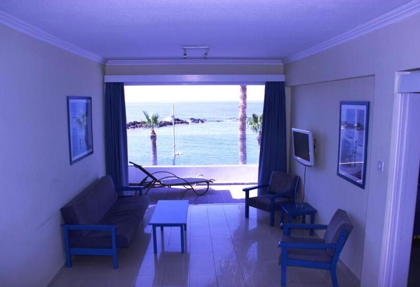 オーシャンビューのスーペリアー１ベッドルームアパートメント, Paphinia Seaview Apartments