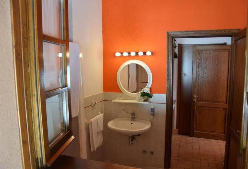 Quarto Estandar Vista Piscina, Agriturismo Gioie Di Campagna