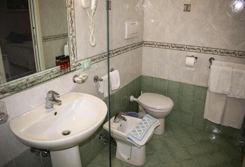 Quarto Triplo Estandar, La Casa D'a...mare