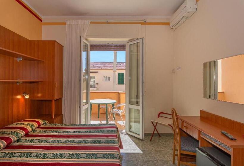 Quarto Familiar, Dolly