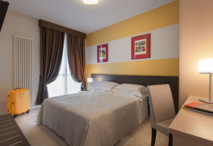 Номер Стандарт, Maranello Village