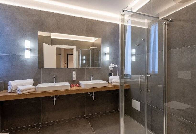 Трехместный Номер Deluxe, Maranello Village