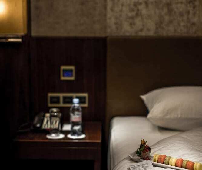 Номер бизнес-класса, Vanburgh Hotel   Free Shuttle Bus Transfer During Canton Fair