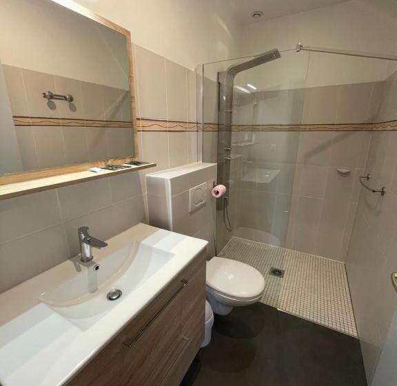 Quarto Estandar, Chambres Zazpiak