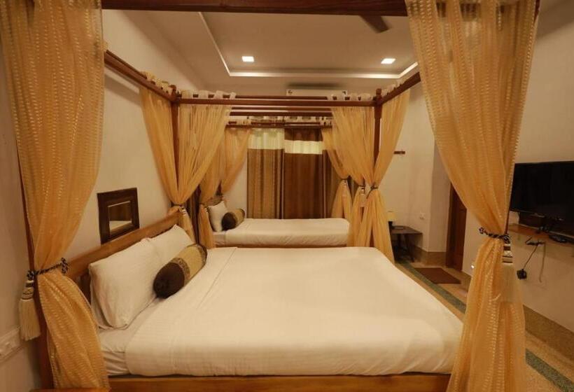اتاق استاندارد سه نفره, Royal Stay Vintage