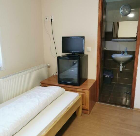 Номер Стандарт Трехместный, Strand Motel, Vígadó Csárda