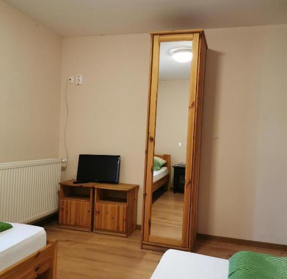 Семейный Номер, Strand Motel, Vígadó Csárda