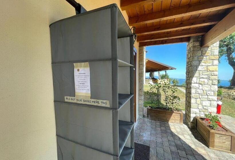 ファミリールーム, La Fiocchina   Magic Place   Apartments & Studios In Garda Lake   Countryside Farmhouse, Inside The