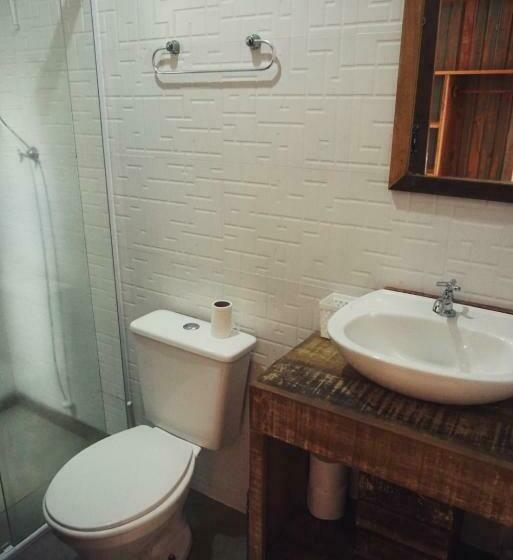 غرفة ديلوكس مطلّة علي البحر مزوَّدة بشُرفة, Graffi Beach House