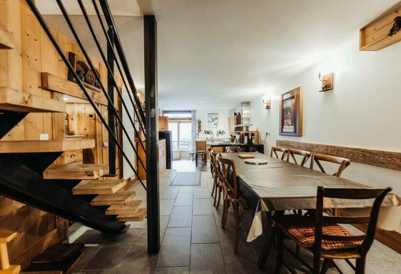 1-Schlafzimmer-Haus, Farmhouse With 4 Bedrooms 4 Bathrooms Private Parking Sauna Terrace