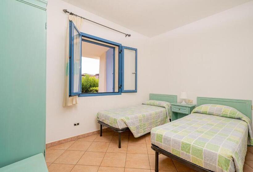 Апартаменты 2 Спальни, Apartments In Residence With Swimming Pool In Cala Girgolu