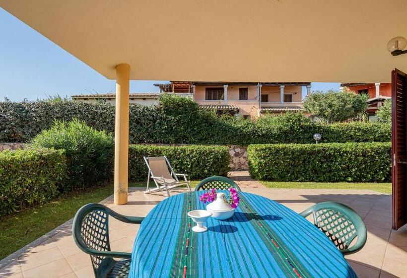 Апартаменты 2 Спальни, Apartments In Residence With Swimming Pool In Cala Girgolu