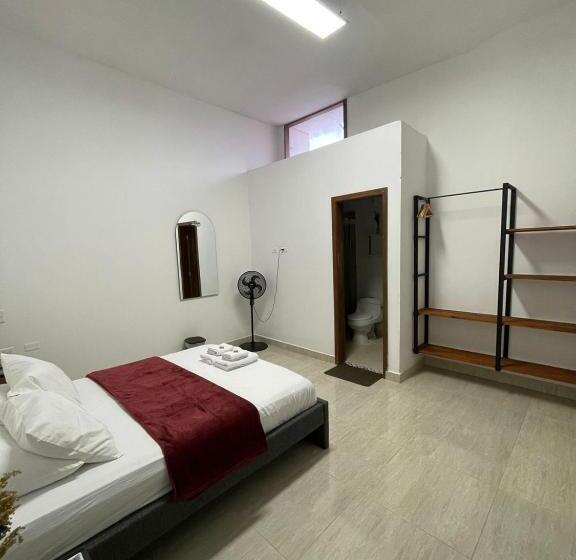 Quarto Estandar, Terramonti House