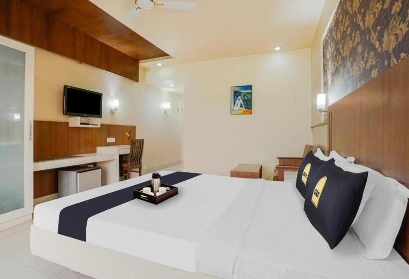 Номер Deluxe с Балконом, Fabhotel Prime Devanshi Inn   Panvel