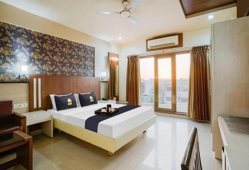 Номер Deluxe с Балконом, Fabhotel Prime Devanshi Inn   Panvel