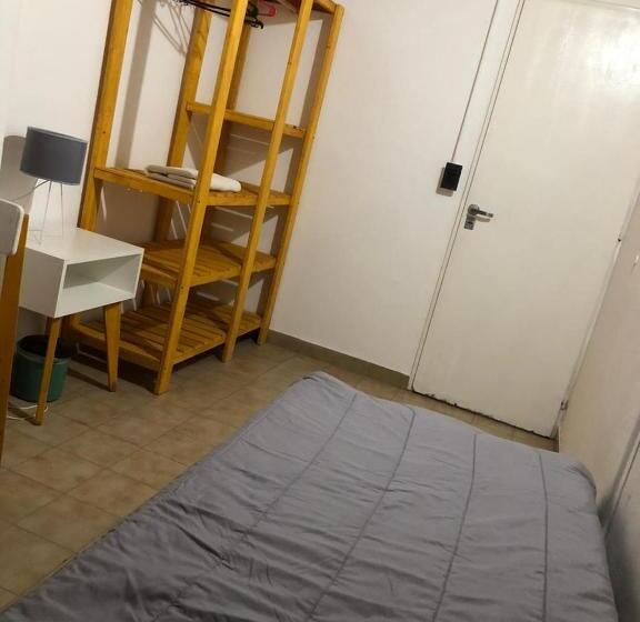 Quarto Individual Basic, El Faro Hostel