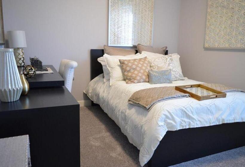 Семейный Номер, Stansted Airport Guest Rooms