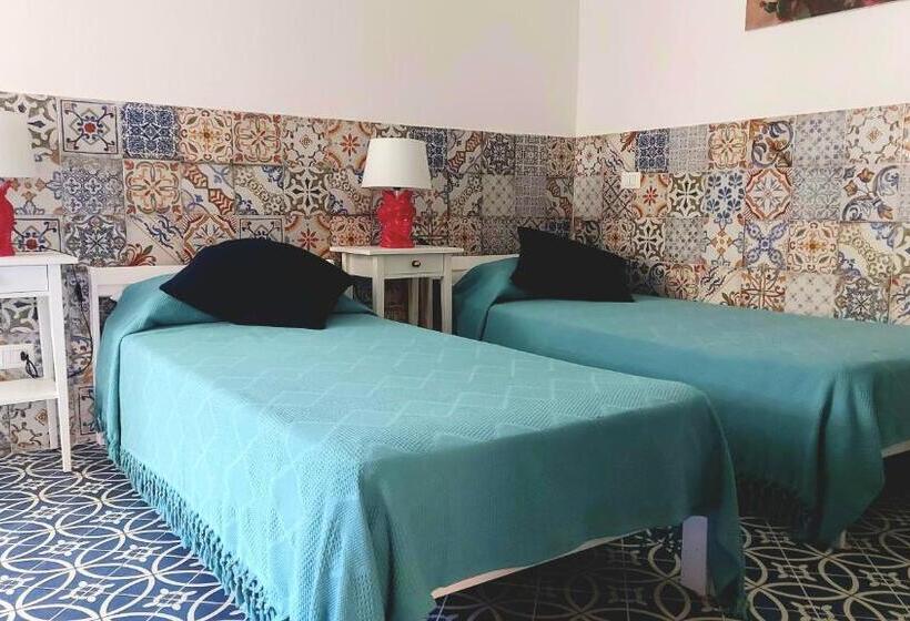 اتاق پریمیوم چهارنفره, Vfh Villa Flavia Eco B&b   50 Metri Dal Mare