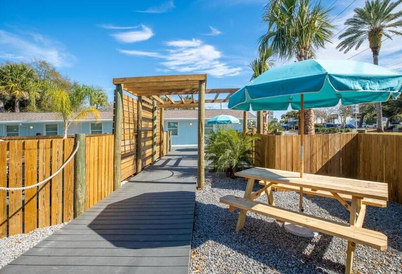 Студия Стандарт, Salt Air Inn & Suites