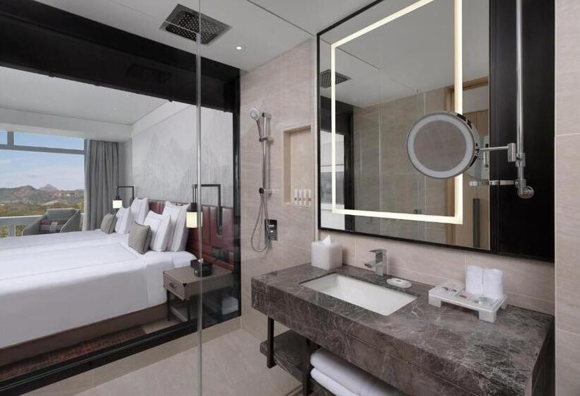 이그제큐티브 룸 킹사이즈 침대, Swissôtel Clark Philippines