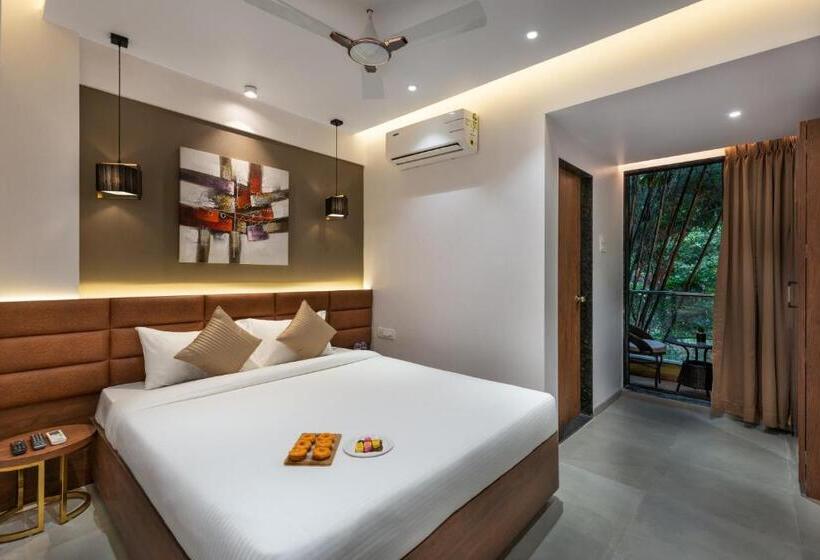 Номер Deluxe, Paramount Riverfront Resort & Spa, Karjat