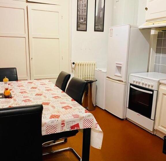 חדר סטנדרט חדר אמבטיה משותף, Chambres Dans Guest House Centre Ville