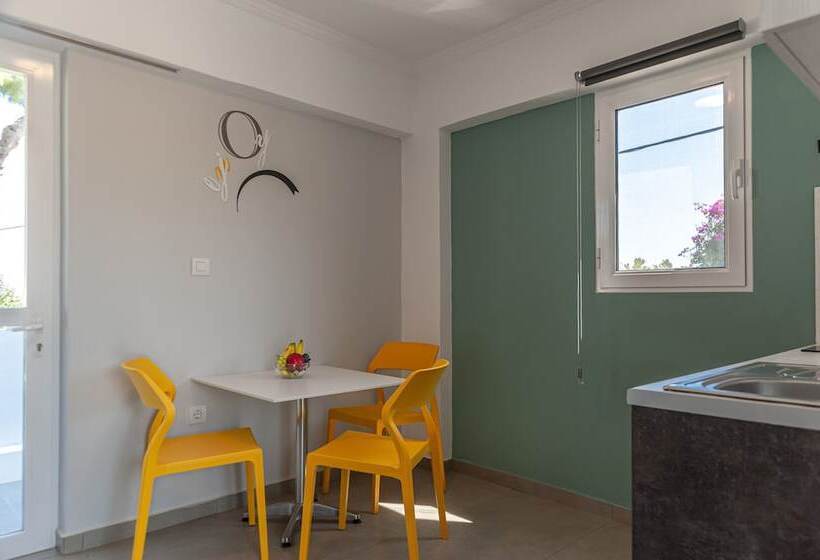 Quarto Triplo Superior, Gelli Apartments
