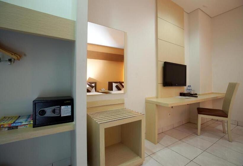 Quarto Superior, 88   Mangga Besar Viii Jakarta By Wh