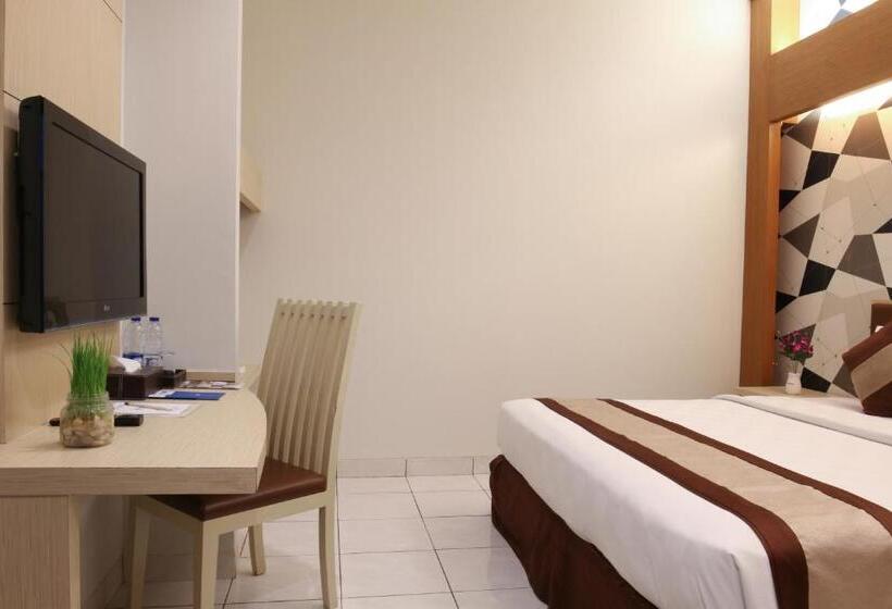 Quarto Superior, 88   Mangga Besar Viii Jakarta By Wh