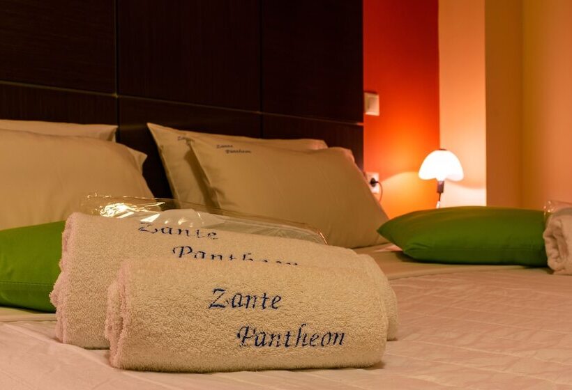 Quarto Superior Vista Jardim, Zante Pantheon