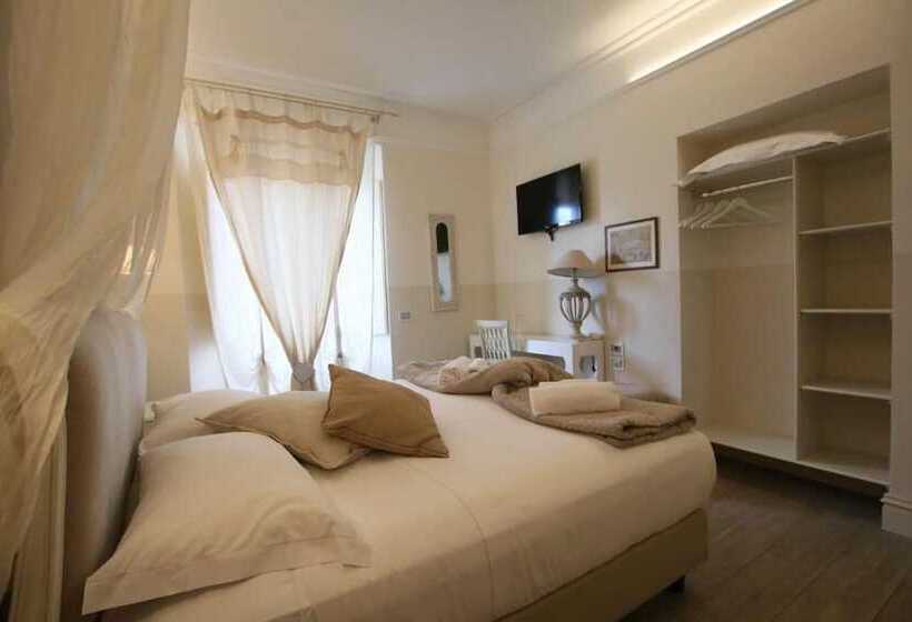 اتاق کلاسیک سه تخته, Villa Margherita