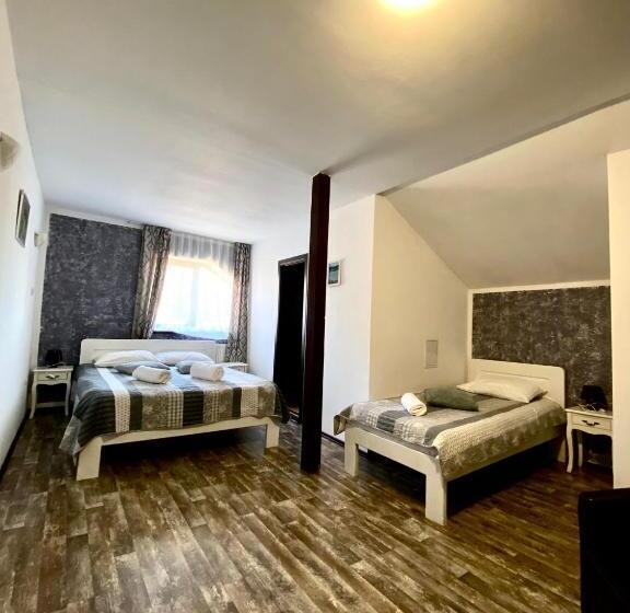 اتاق استاندارد سه نفره, Restaurant Pensiunea Carmen