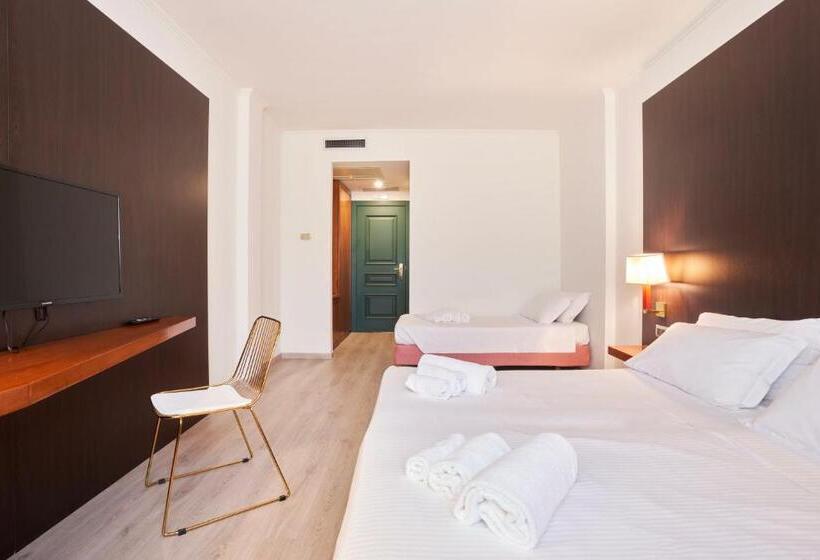 Quarto Triplo Estandar, Cyrano