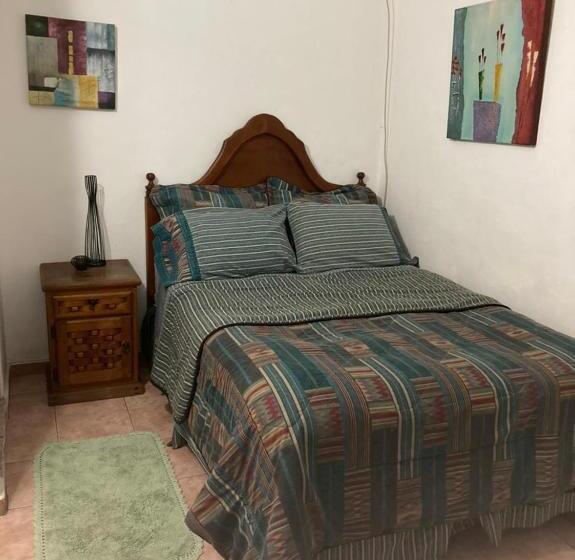 スタンダード４人部屋, Hostal Casa Blanca