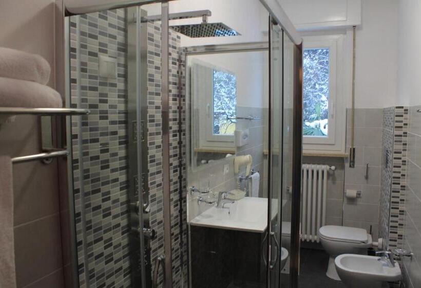 Четырехместный Номер Стандарт, Albergo Paradiso