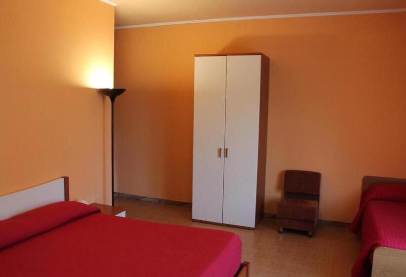 Четырехместный Номер Стандарт, Albergo Paradiso
