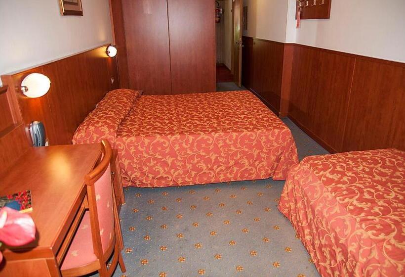 Standard Triple Room with Terrace, Garden