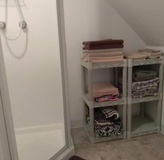 Студия Стандарт, Quiet Upstairs Studio Close To Town 420 Friendly