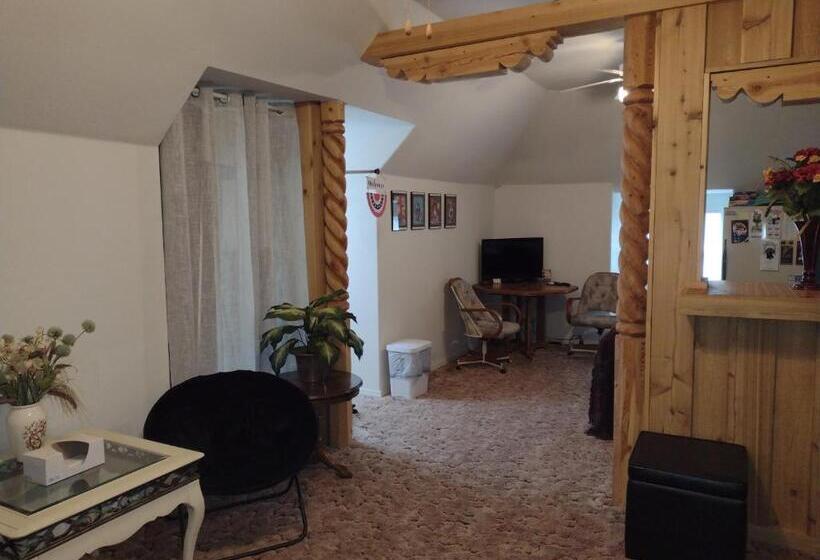 Студия Стандарт, Quiet Upstairs Studio Close To Town 420 Friendly