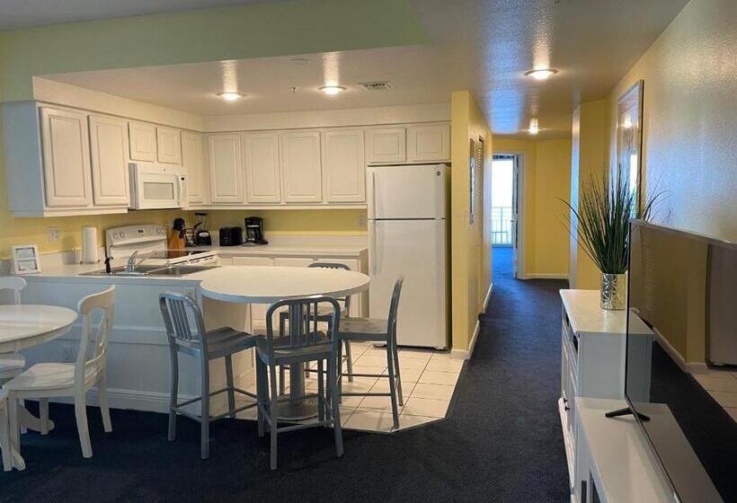 Family Suite, Beachfront Bliss At Ocean Walk Resort   Unit 1701