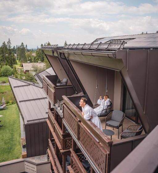 Habitación Triple Estándar con Balcón, Alpenrose