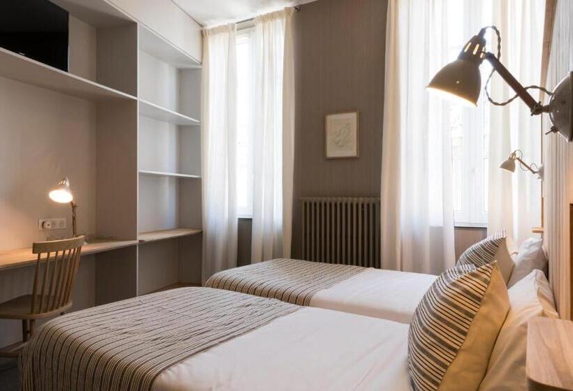 Номер Стандарт, Auberge De La Commanderie