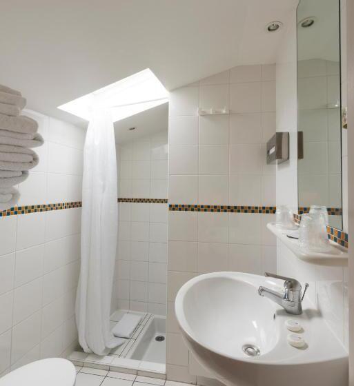 Четырехместный Номер Стандарт, Auberge De La Commanderie