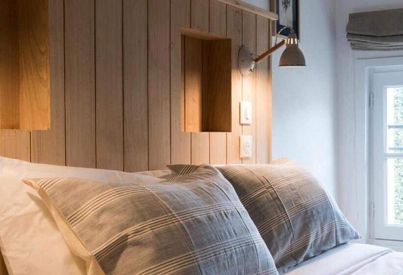 Четырехместный Номер Стандарт, Auberge De La Commanderie